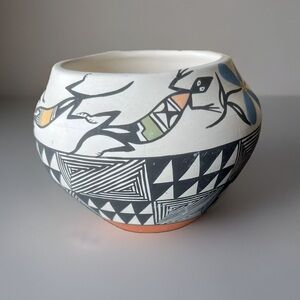 Signed Pottery Ec Acoma Native American Hand Painted Bowl Southwestern Lizzard